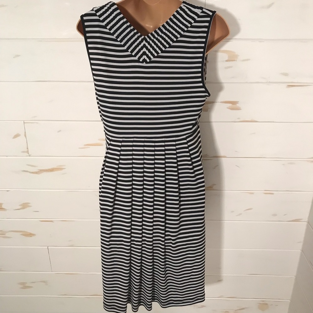 Calvin Klein Dress with pockets - Picture 4 of 6